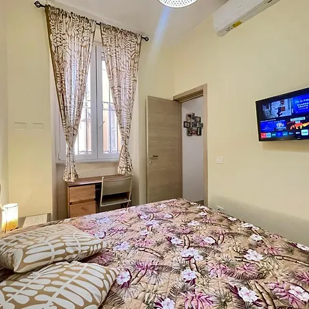 Domus Augustea A Due Passi Dalla